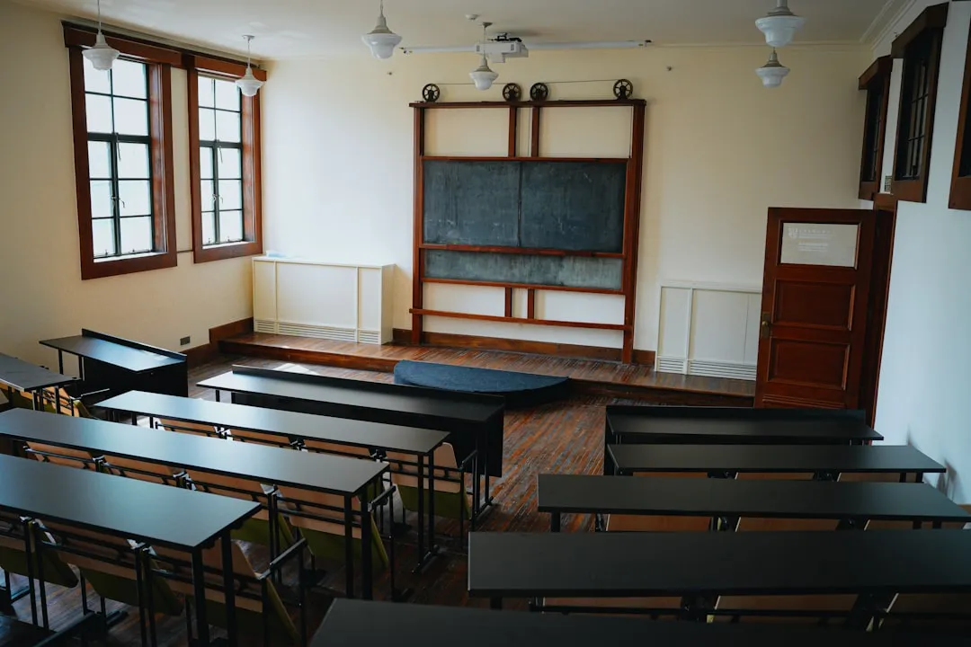 天津及华北地区学校电子白板与录播系统选型对比：教学设备采购参考指南正文配图 2
